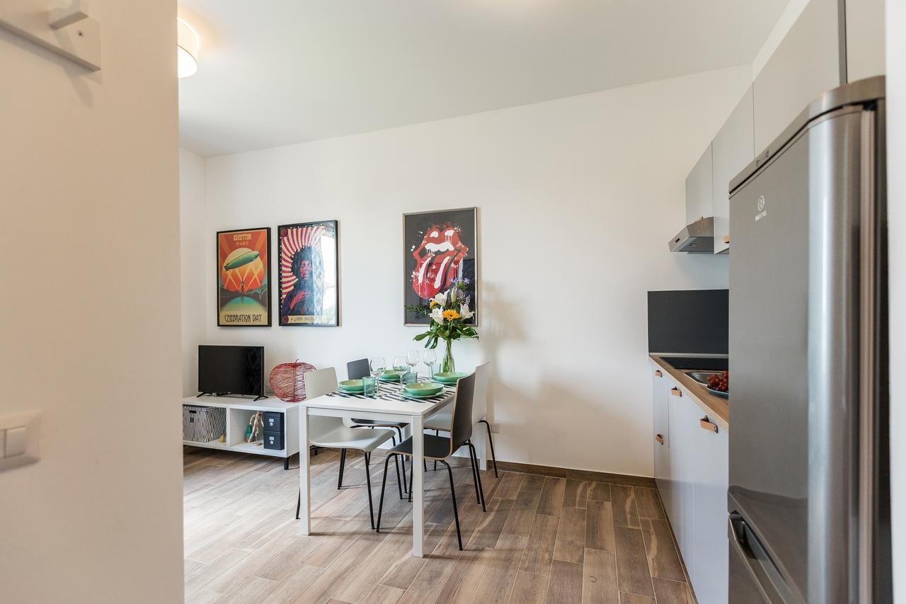 Апартаменты Certosa Colorful Mini Flats Милан Экстерьер фото