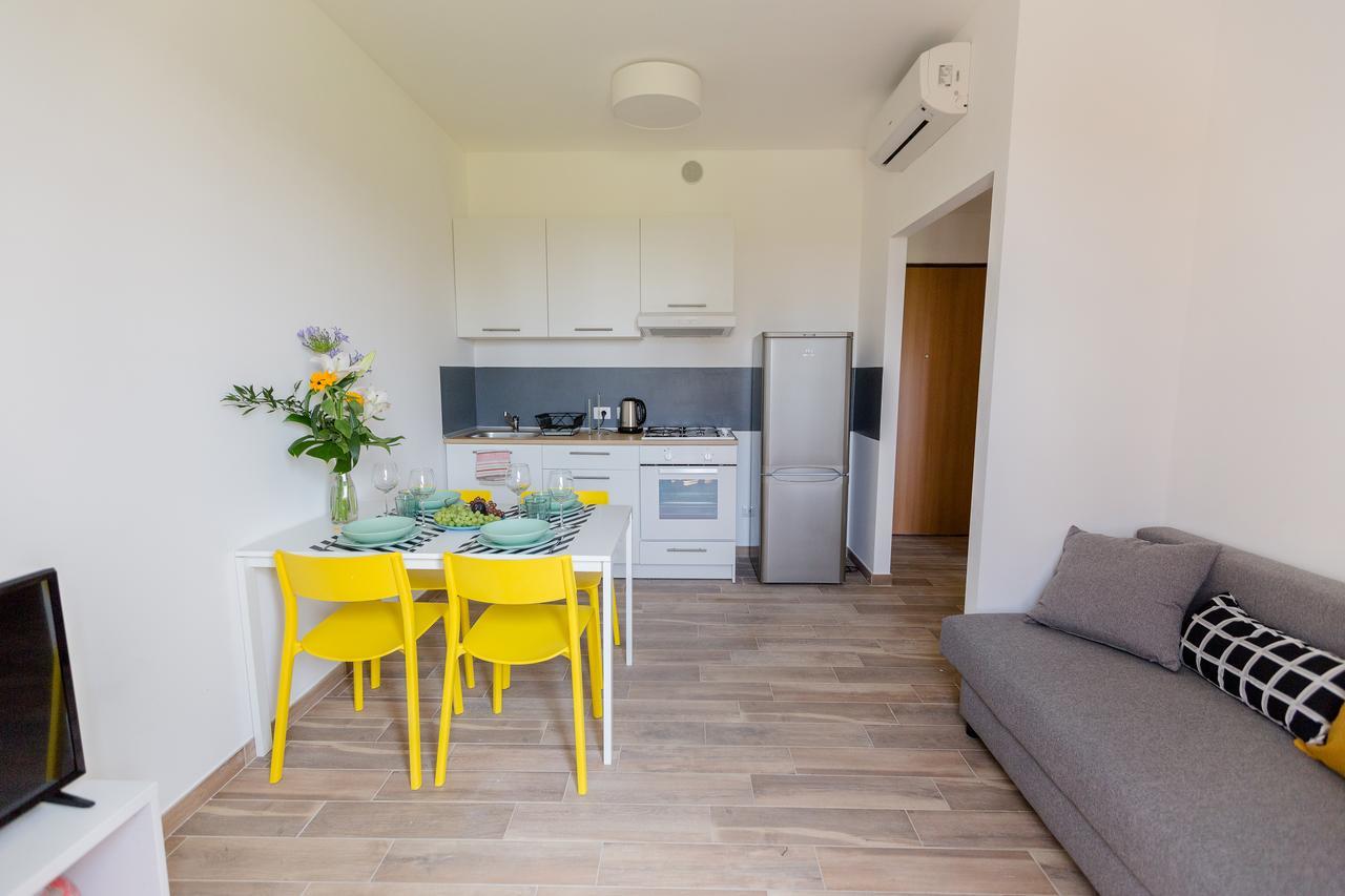 Апартаменты Certosa Colorful Mini Flats Милан Экстерьер фото